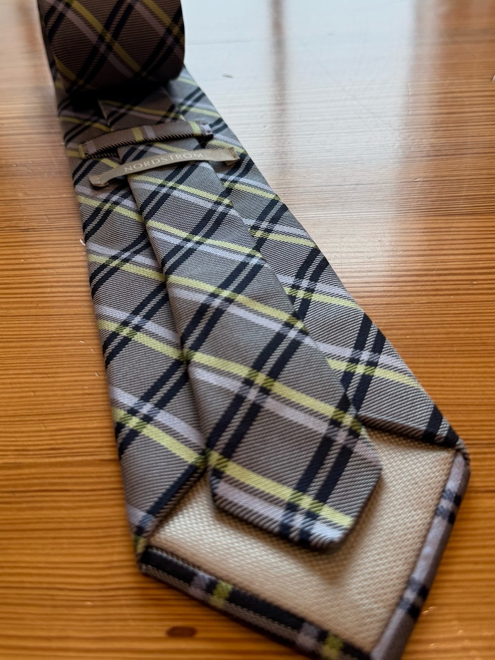 Nordstrom Men’s 100% Silk Tie Gray Navy Green Plaid Made in USA 61.5”